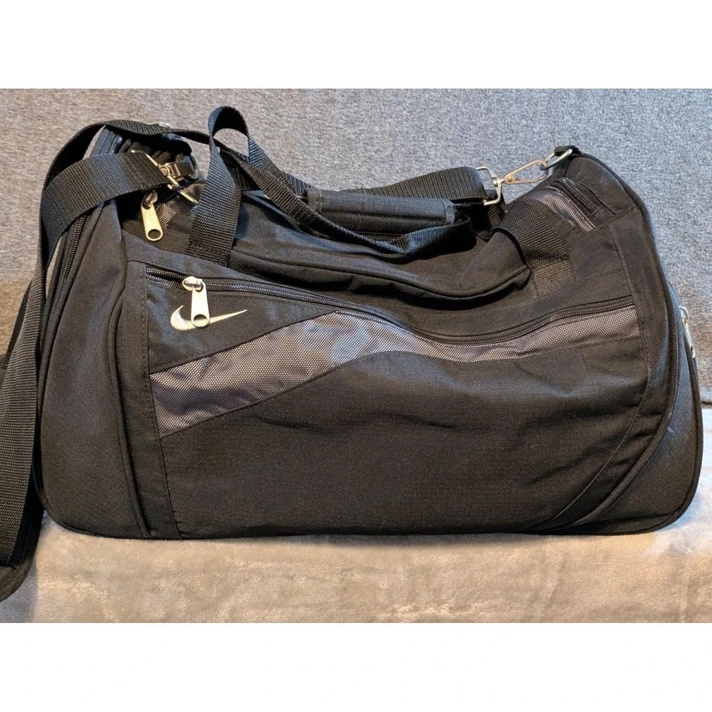 Nike‎ Golf Adult Unisex Medium Duffel Black Bag Carry On